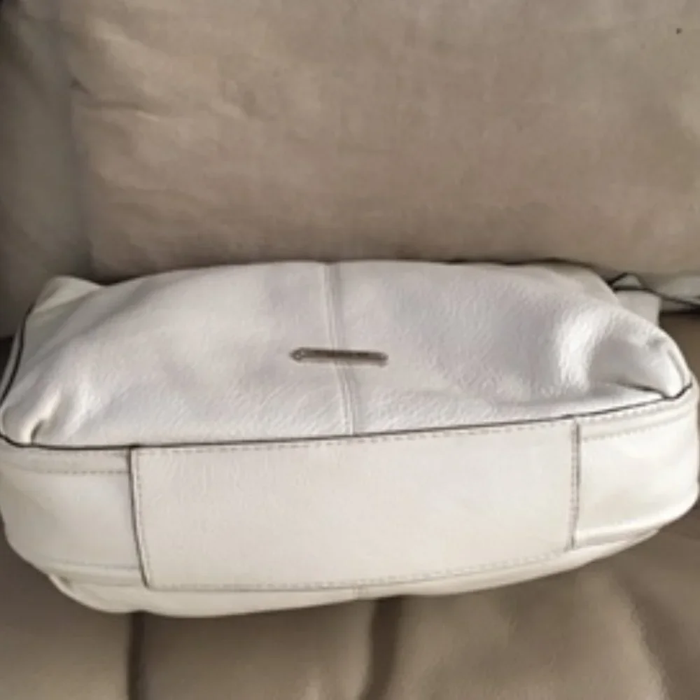 AVERY LEATHER SMALL HOBO (COACH F23960) SILVER/PEARL/IVORY